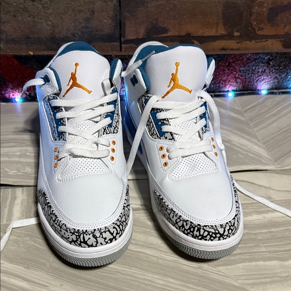 Jordan 3 Wizards (Brand New Condition)